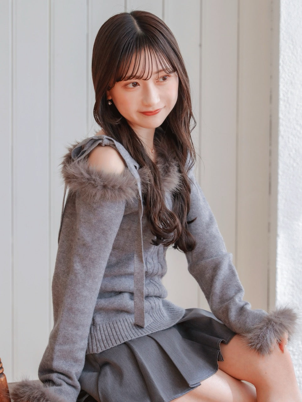 One Shoulder Fur Knit