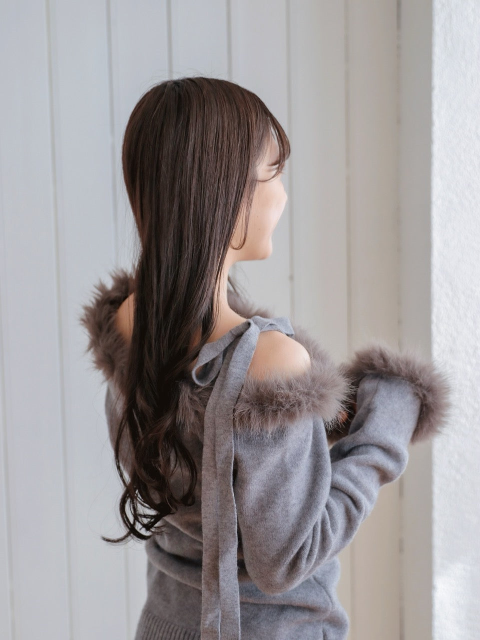 One Shoulder Fur Knit