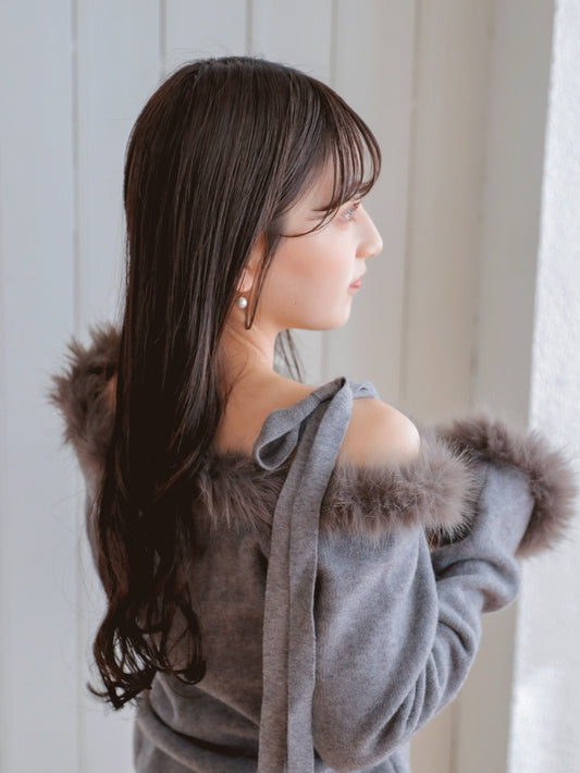 One Shoulder Fur Knit