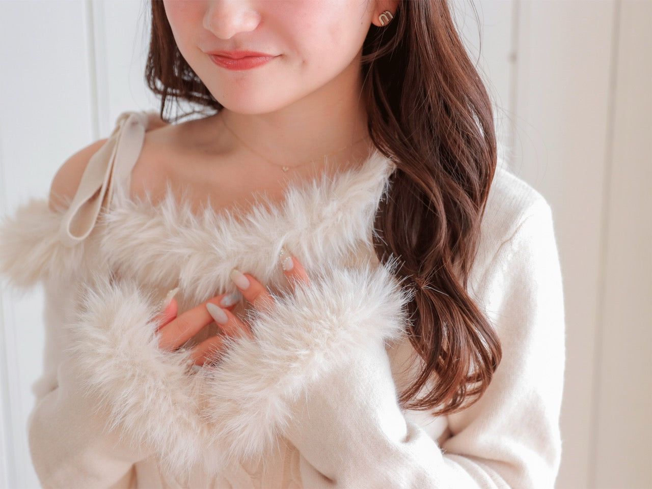 One Shoulder Fur Knit