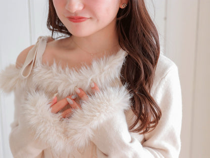 One Shoulder Fur Knit