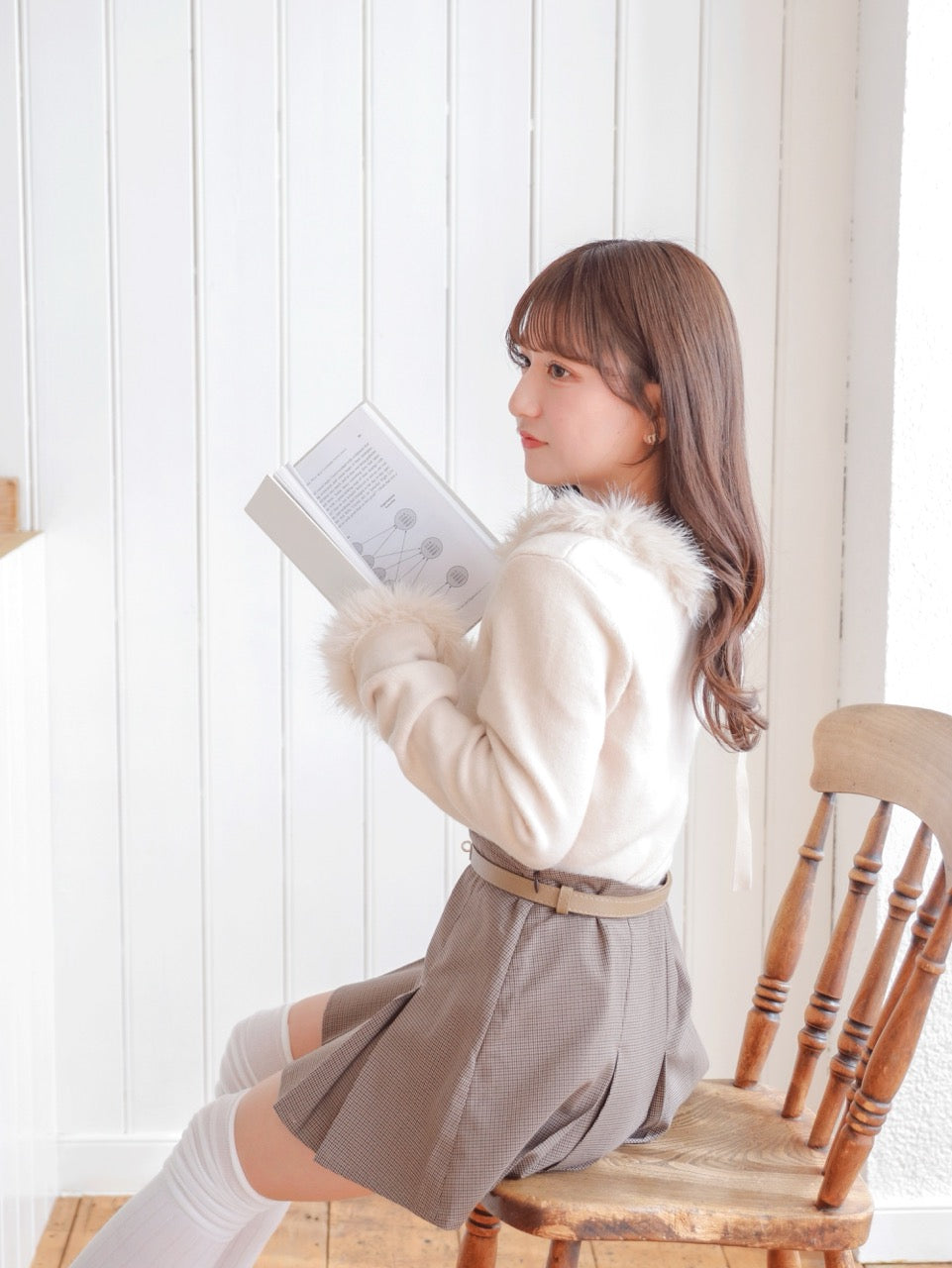 One Shoulder Fur Knit