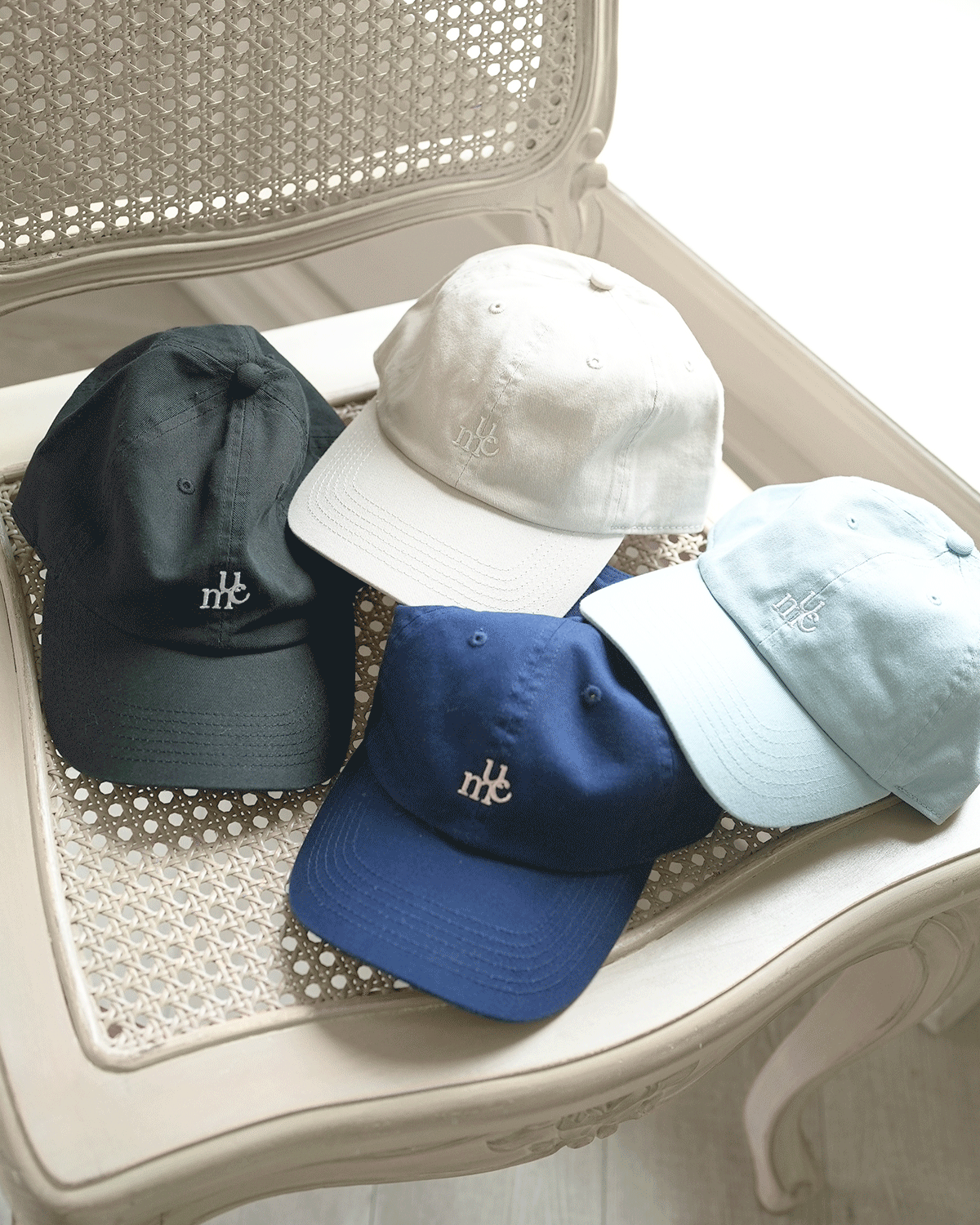 umm. logo cap