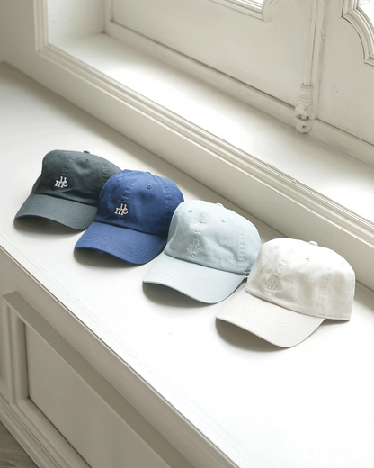 umm. logo cap