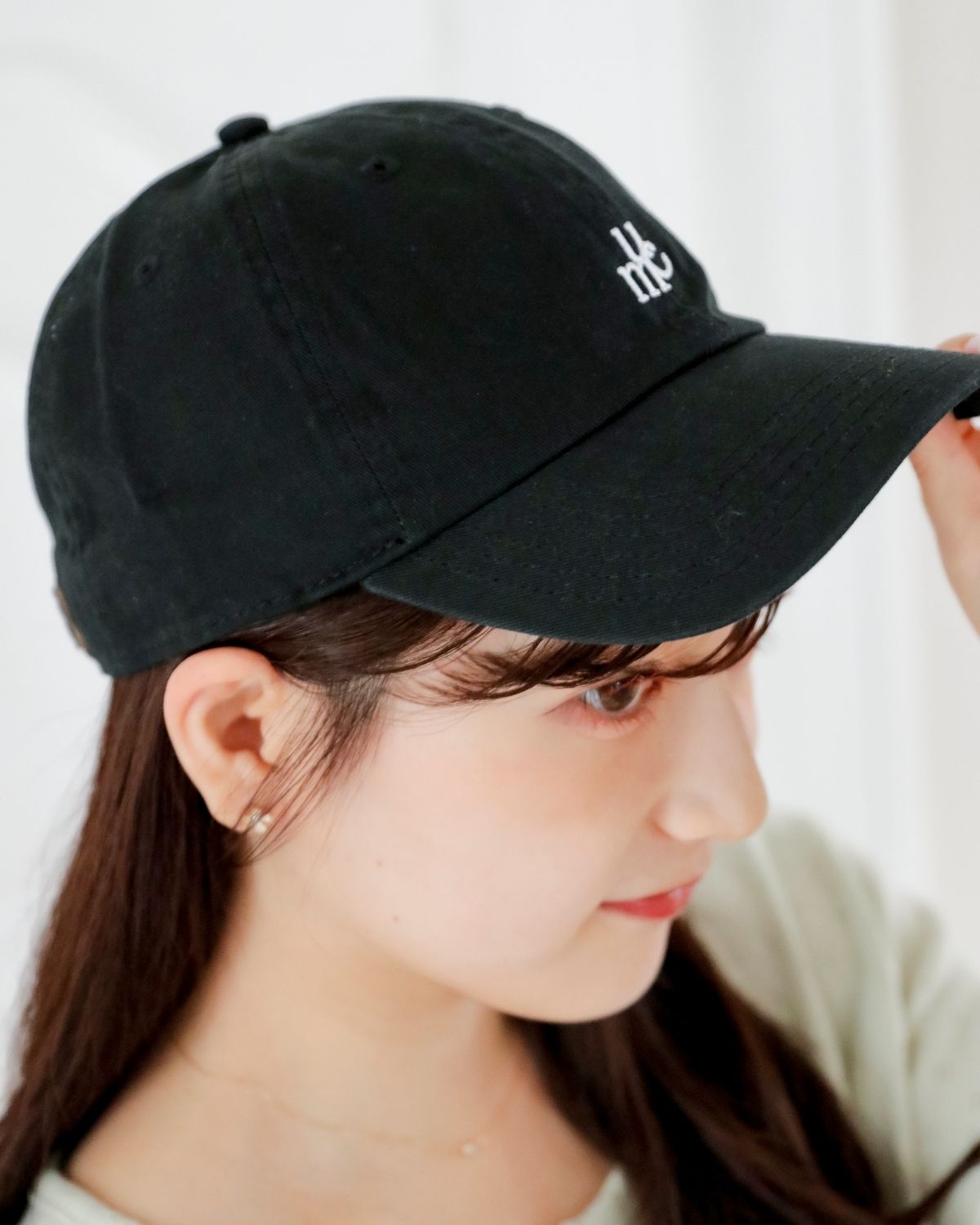 umm. logo cap