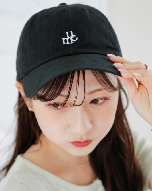 umm. logo cap