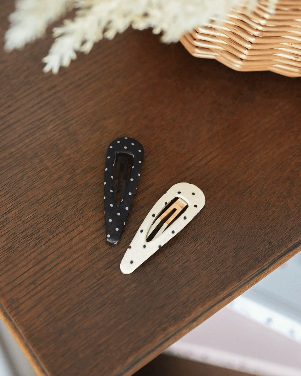 Dot hair Pin