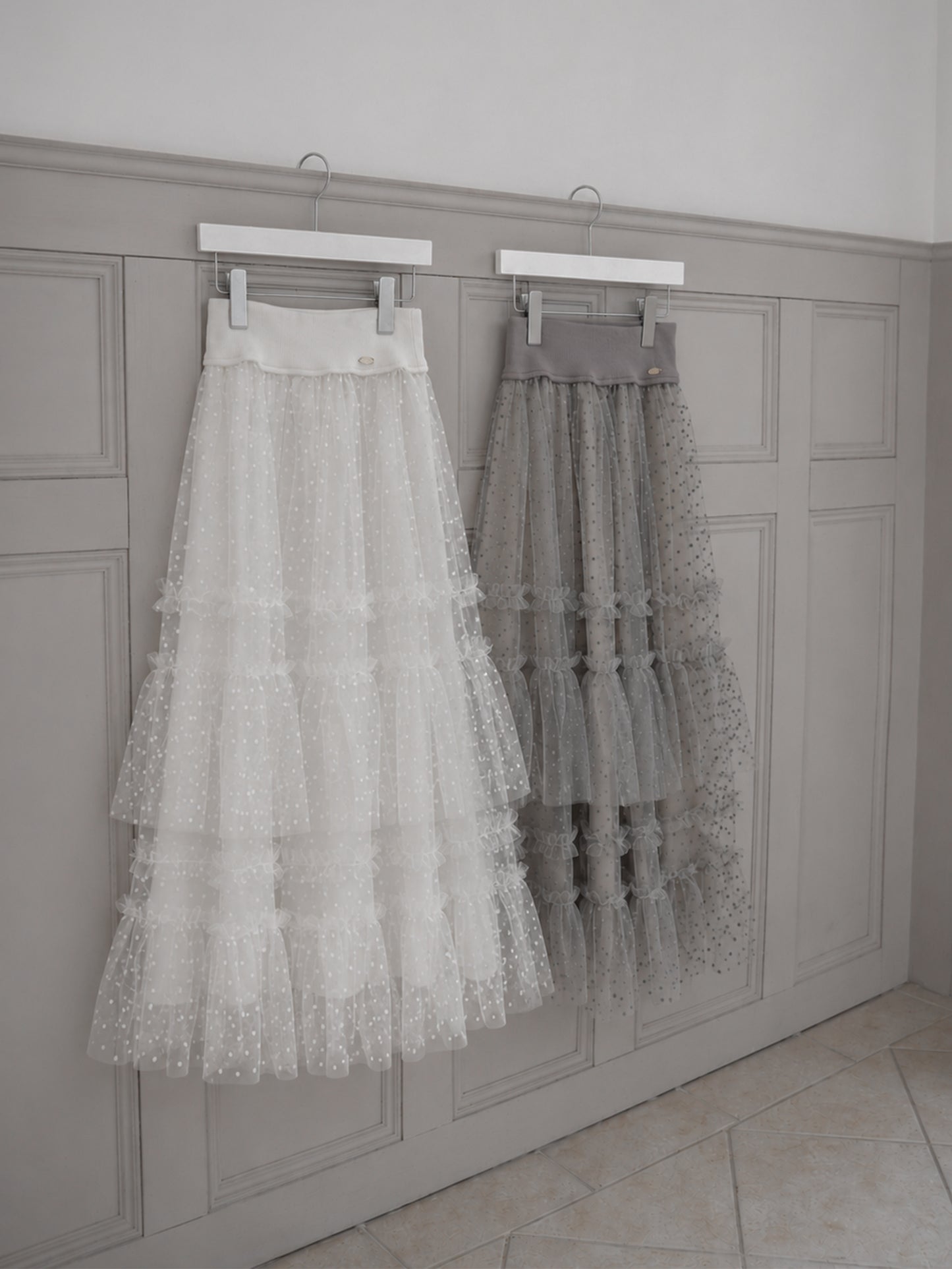 【6/17 20:00 発売】Dot tulle tiered skirt